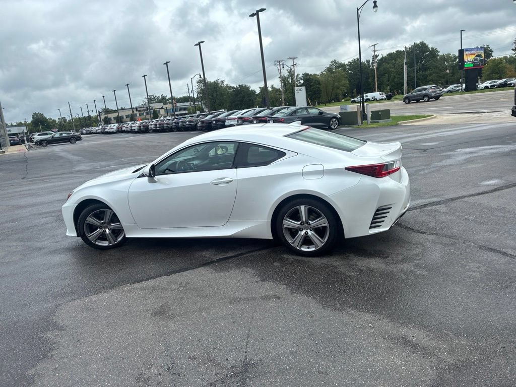 Used 2016 Lexus RC 200t w/ Premium Package RWD image 5