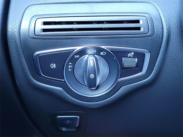 Used 2021 Mercedes-Benz GLC 300 4MATIC image 26