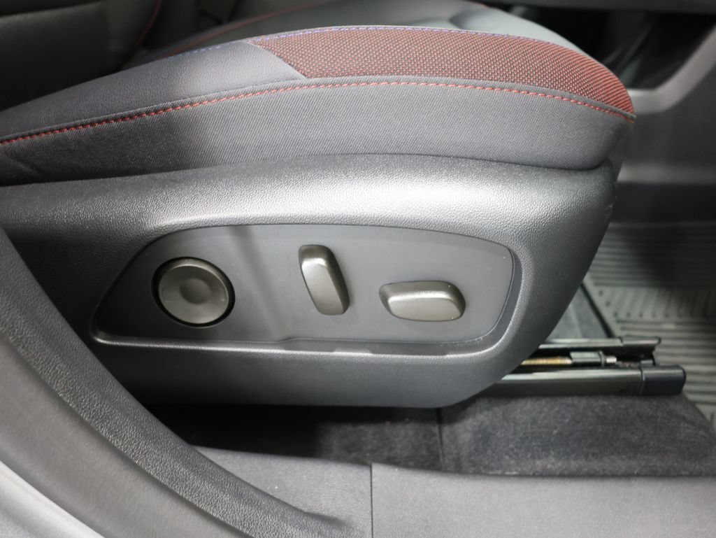 Used 2025 Chevrolet Equinox RS w/ Safety and Technology Package AWD/4WD image 22