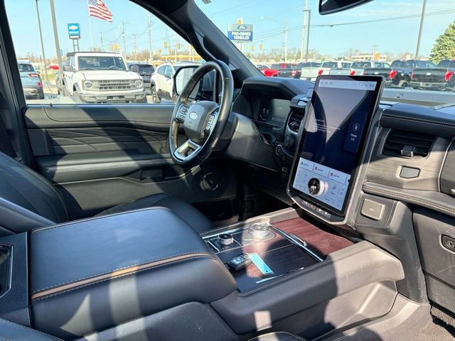 Used 2024 Ford Expedition Max Platinum AWD/4WD image 11