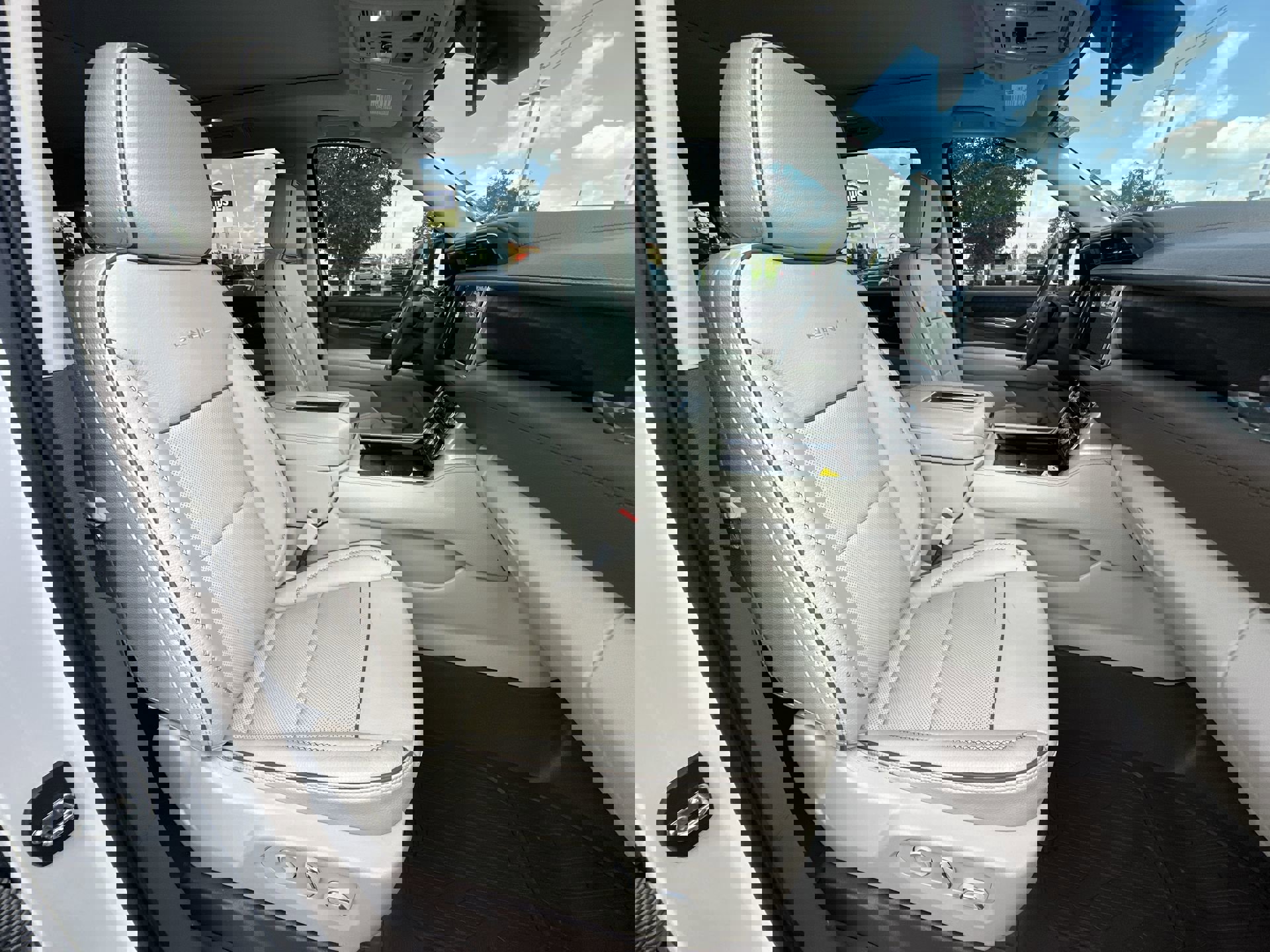 Certified 2023 GMC Yukon XL Denali image 71