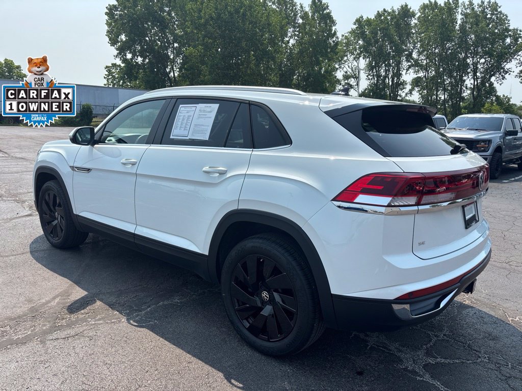Used 2025 Volkswagen Atlas Cross Sport SE AWD/4WD image 3