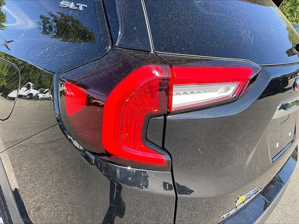 Used 2024 GMC Terrain SLT AWD/4WD image 30