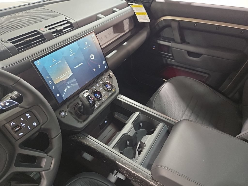 New 2026 Land Rover Defender 110 AWD/4WD image 15