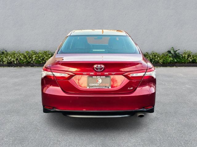Used 2018 Toyota Camry XLE FWD image 7
