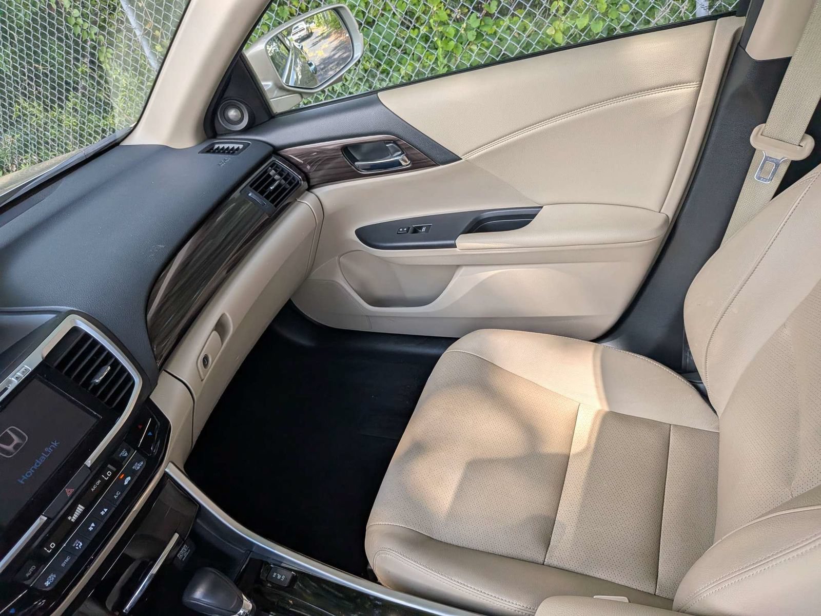 Used 2017 Honda Accord EX-L image 15