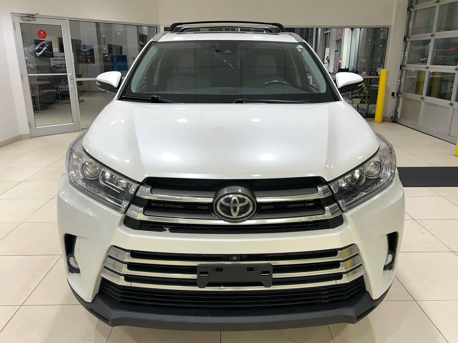 Used 2019 Toyota Highlander Limited Platinum w/ Carpet Mat Package (TMS) AWD/4WD image 6