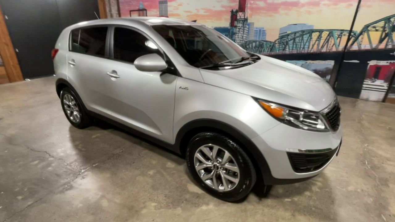 Used 2016 Kia Sportage LX image 2