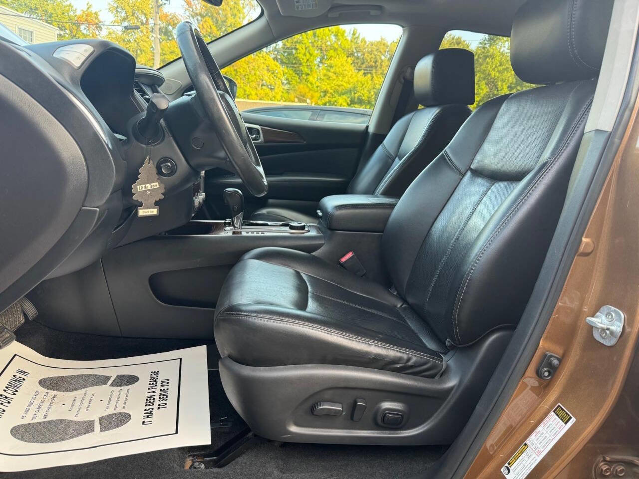 Used 2017 Nissan Pathfinder Platinum w/ Family Entertainment Package image 27