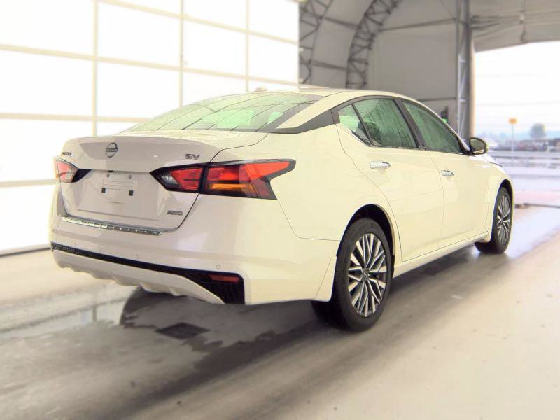 Used 2023 Nissan Altima 2.5 SV AWD/4WD image 5