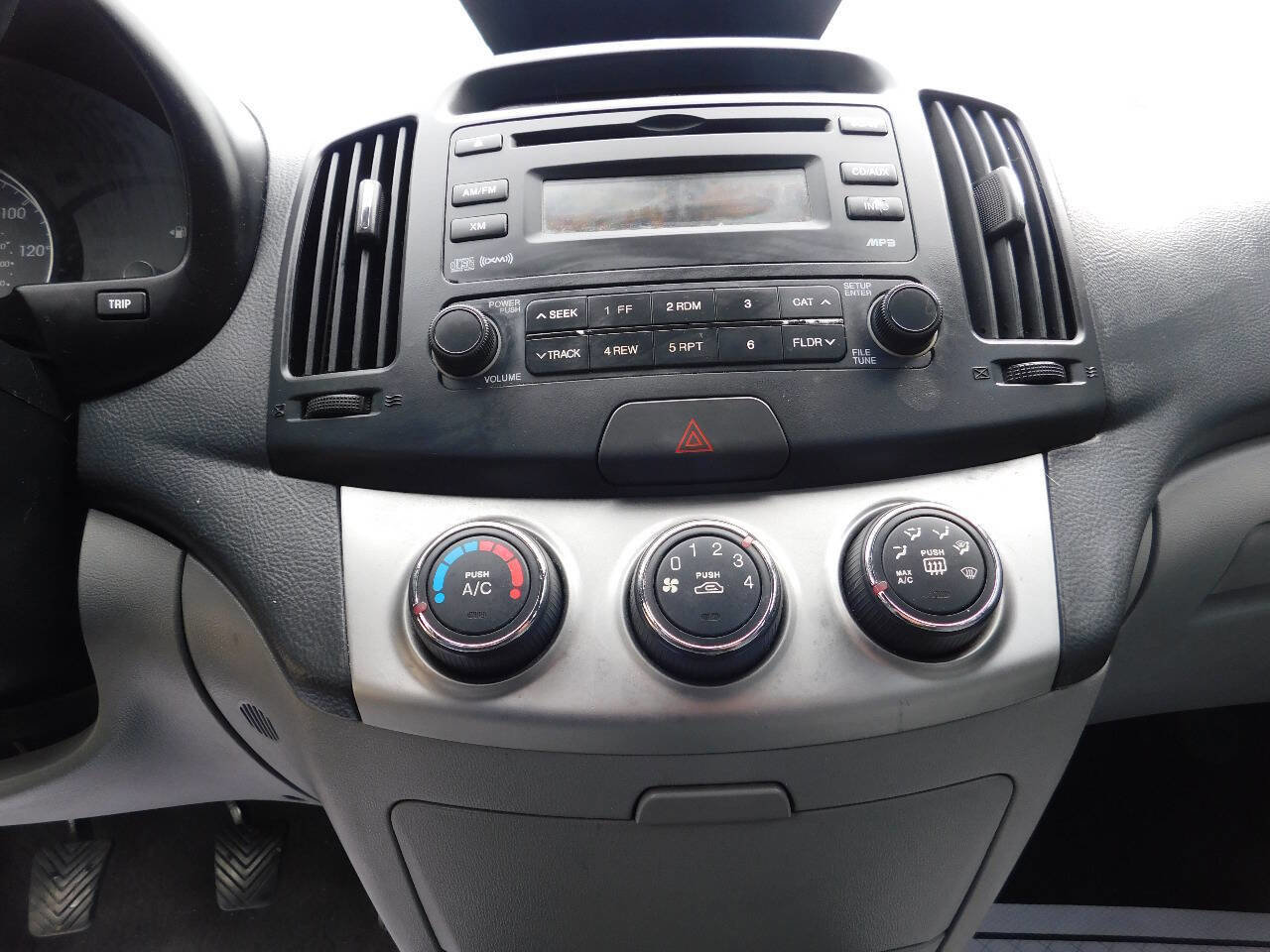 Used 2010 Hyundai Elantra w/ Comfort Pkg 2 image 21