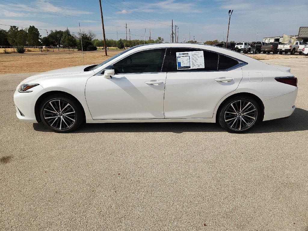 Used 2025 Lexus ES 350 w/ Premium Package FWD image 2