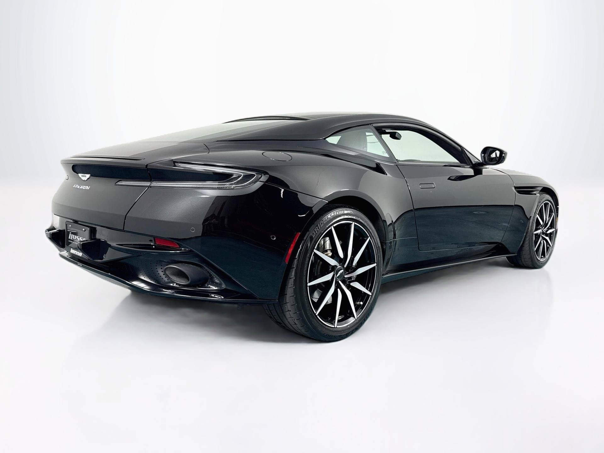 Used 2020 Aston Martin DB11 Coupe RWD image 27