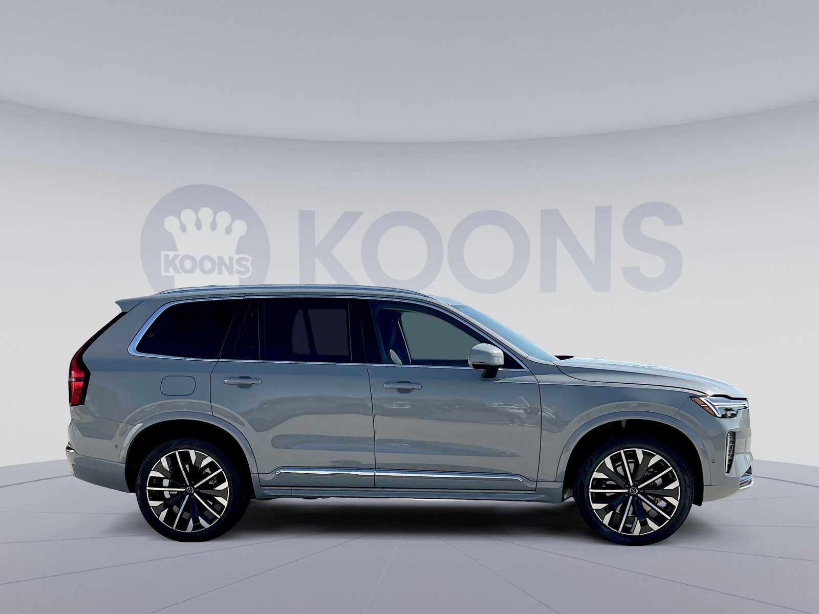 New 2026 Volvo XC90 B6 Plus w/ Protection Package Premier image 8