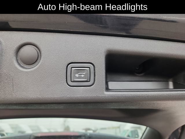 Used 2022 Chevrolet Equinox RS w/ Infotainment Package image 33