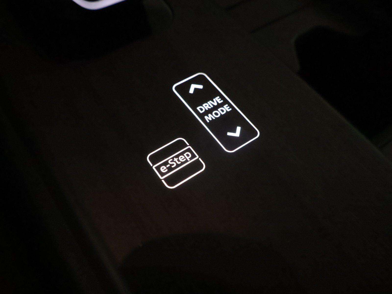 Used 2024 Nissan Ariya AWD image 38