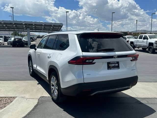Used 2025 Toyota Grand Highlander AWD image 4