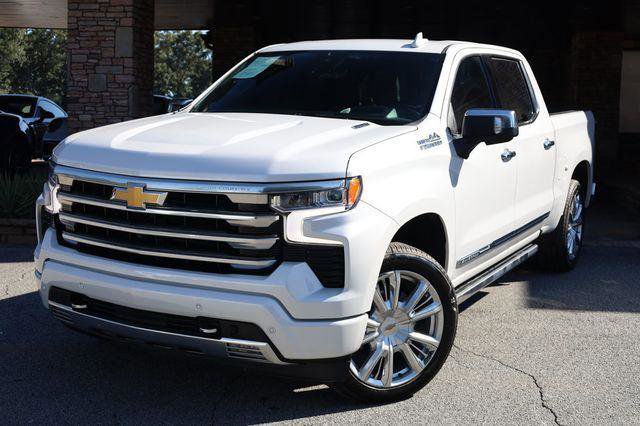 Used 2023 Chevrolet Silverado 1500 High Country w/ Technology Package image 2