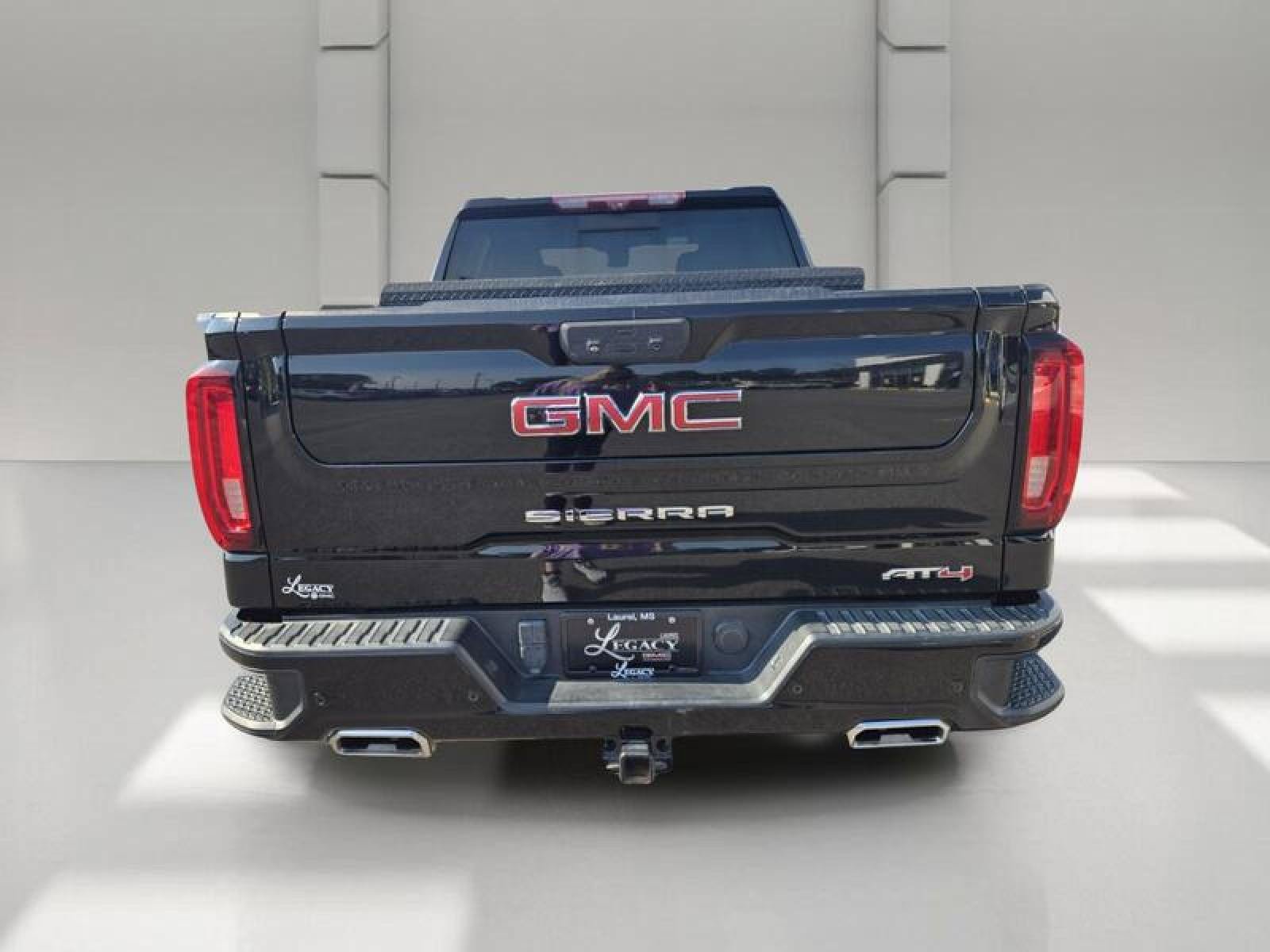 Used 2022 GMC Sierra 1500 AT4 w/ AT4 Premium Package AWD/4WD image 6
