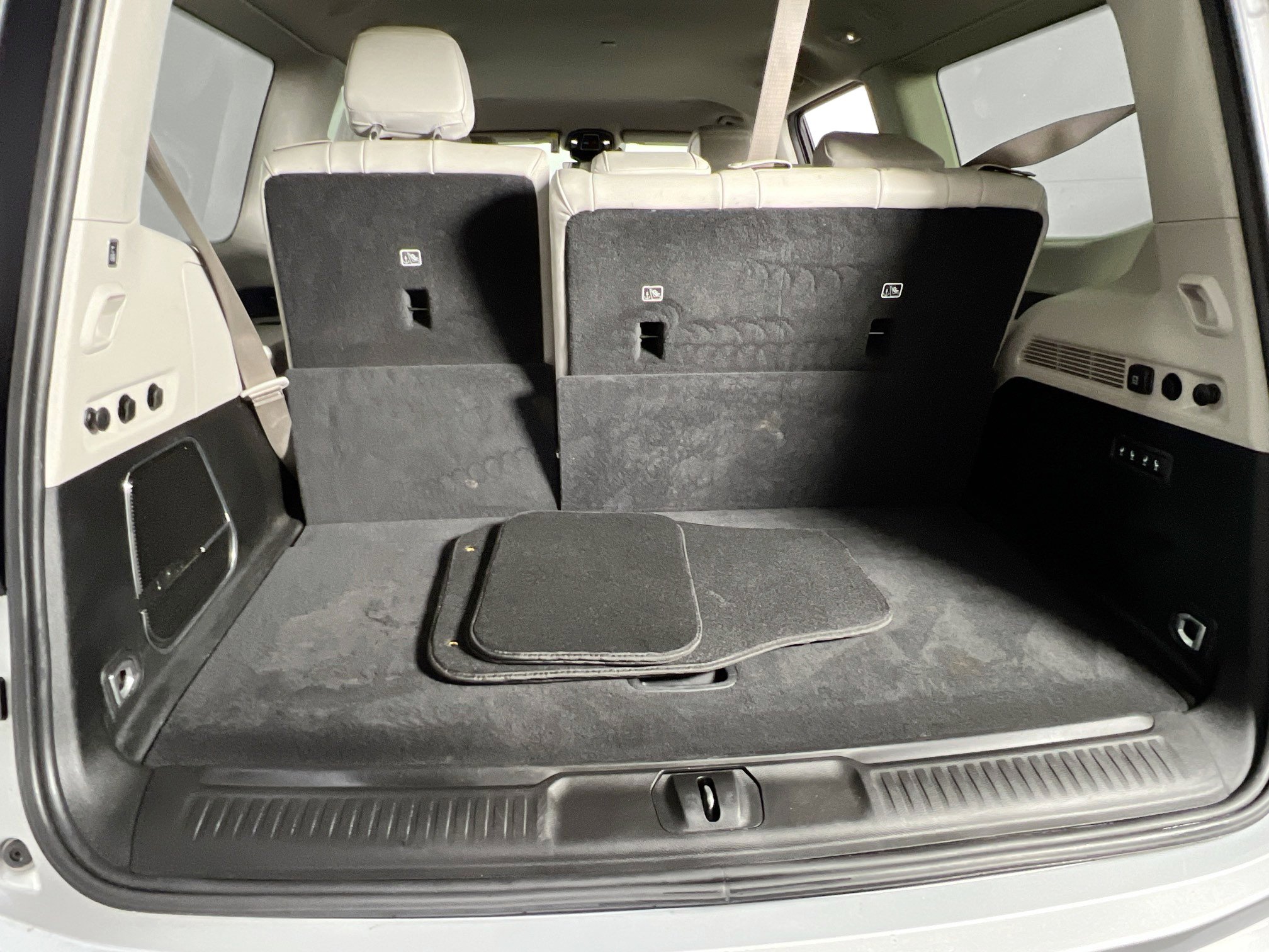 Used 2022 Jeep Wagoneer Series III w/ Flexible Seating Group image 25