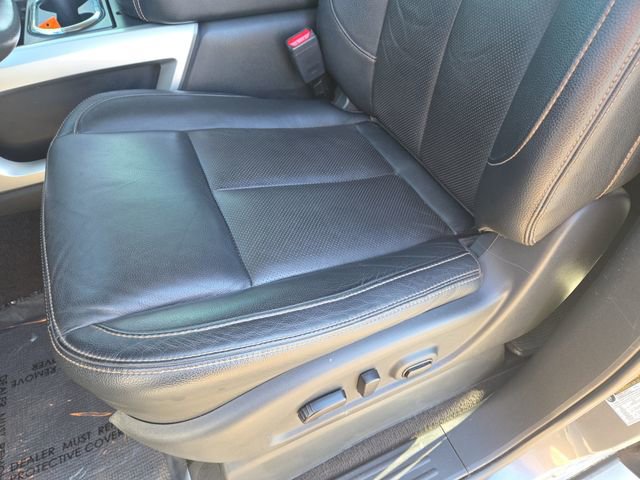 Used 2018 Nissan Titan SL image 28