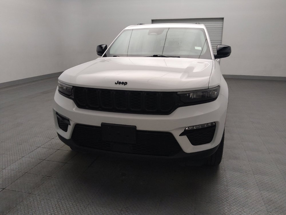 Used 2023 Jeep Grand Cherokee Limited w/ Black Appearance Package AWD/4WD image 15