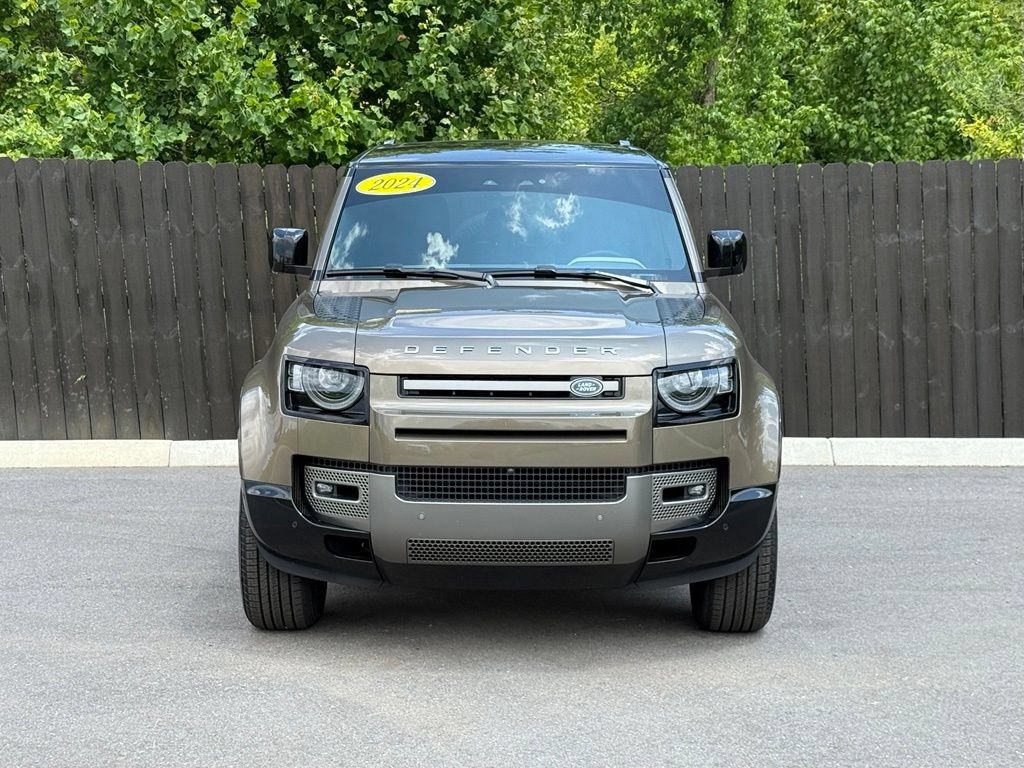Certified 2024 Land Rover Defender 110 X-Dynamic SE AWD/4WD image 9