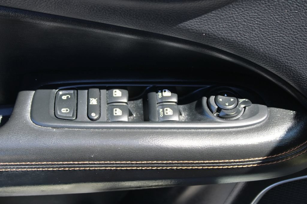 Used 2018 Jeep Compass Limited w/ Safe & Security Group AWD/4WD image 30