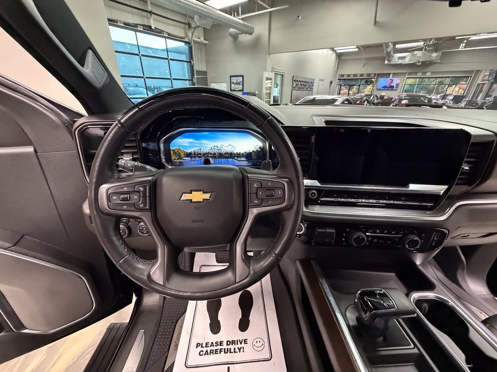 Used 2024 Chevrolet Silverado 1500 High Country AWD/4WD image 11