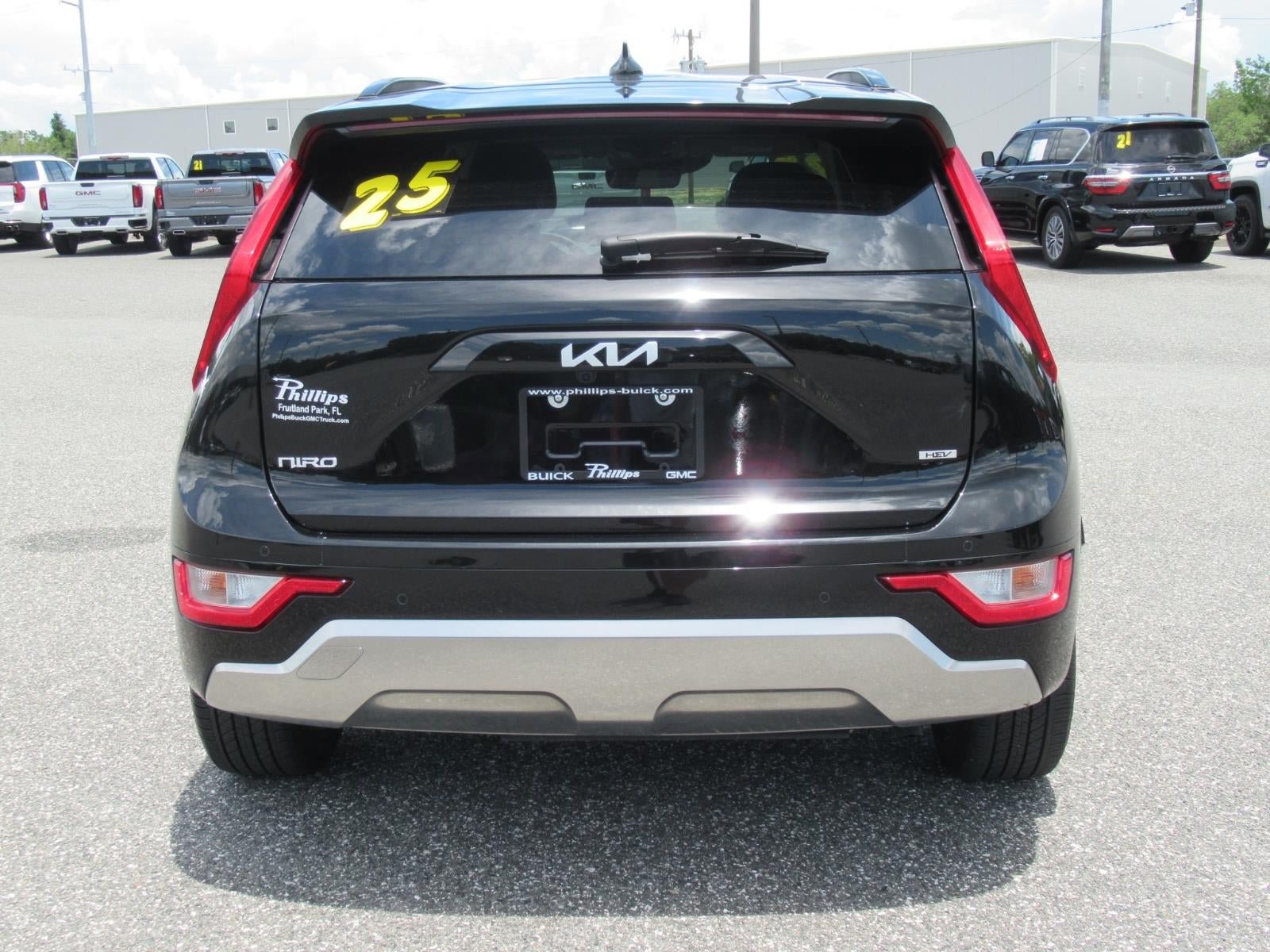 Used 2025 Kia Niro EX Touring FWD image 6