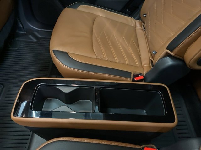 Used 2024 Nissan Pathfinder Platinum image 33