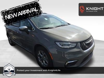 Used 2023 Chrysler Pacifica Limited FWD image 1