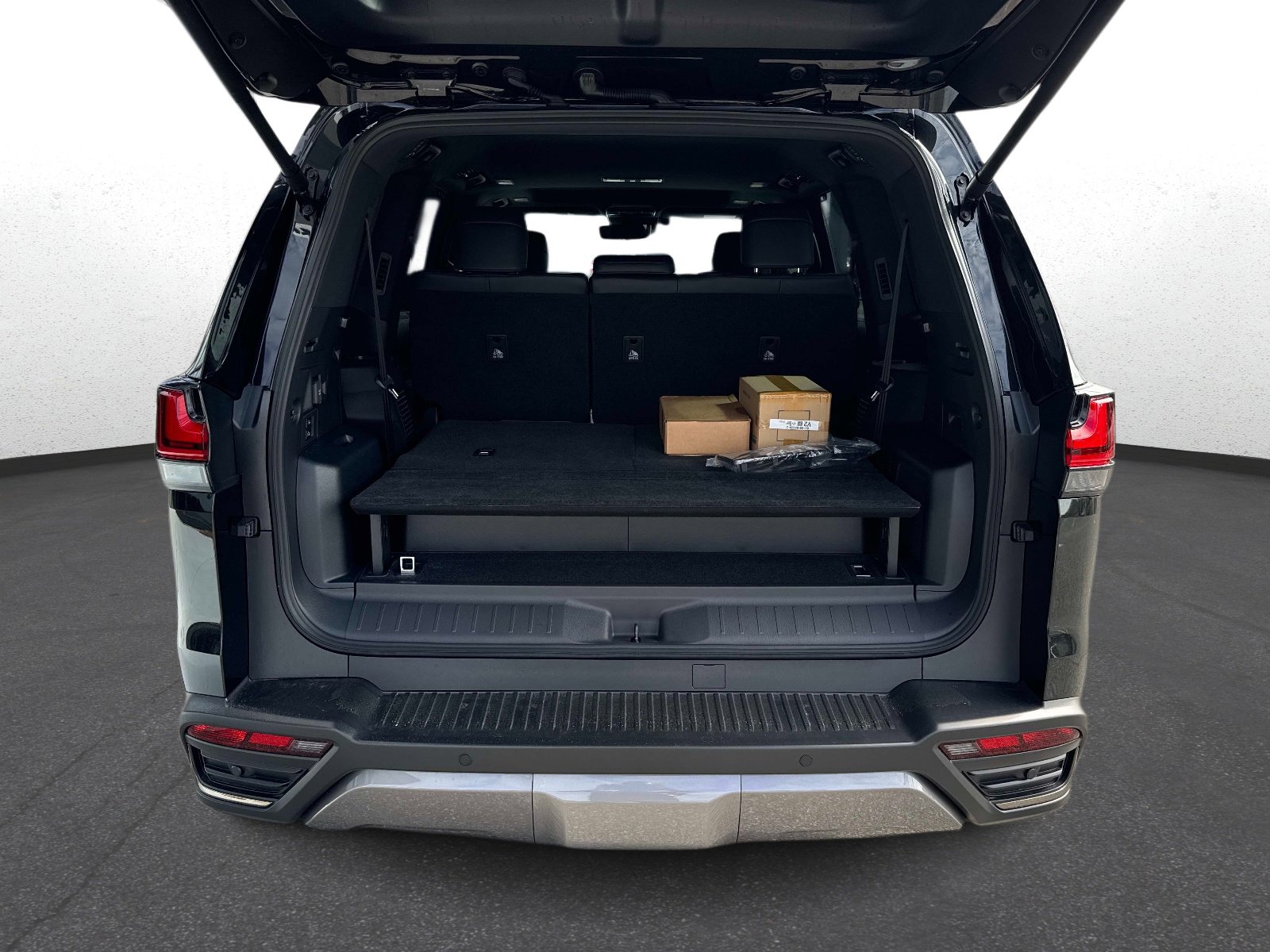 Certified 2025 Lexus LX 700h Overtrail AWD/4WD image 45