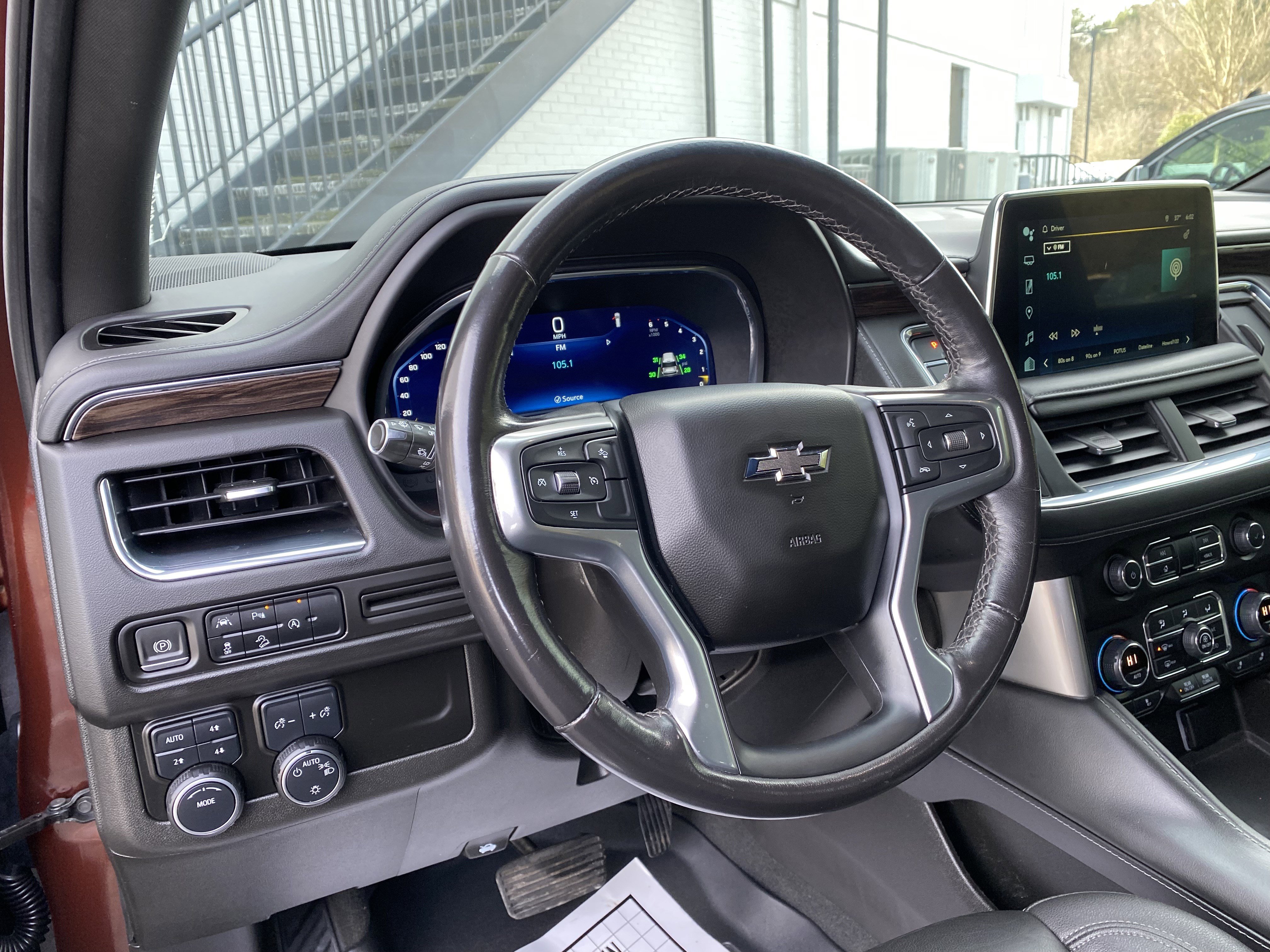 Used 2023 Chevrolet Suburban Z71 image 17