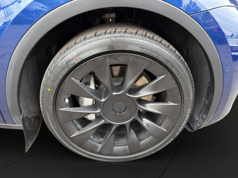 Used 2022 Tesla Model Y Long Range AWD/4WD image 24