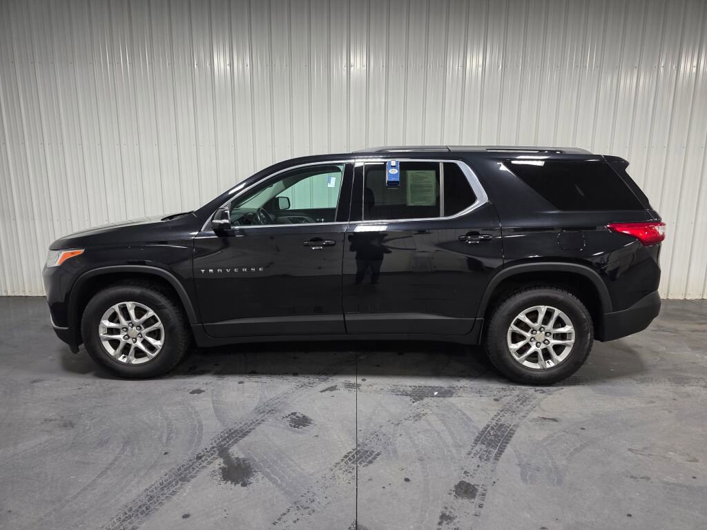 Used 2021 Chevrolet Traverse LT w/ LPO, Cargo Package image 4