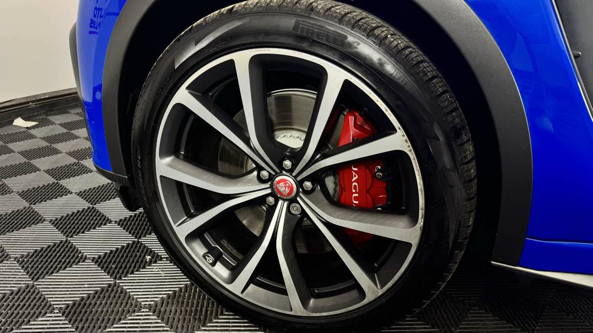 Used 2022 Jaguar F-PACE SVR AWD/4WD image 12