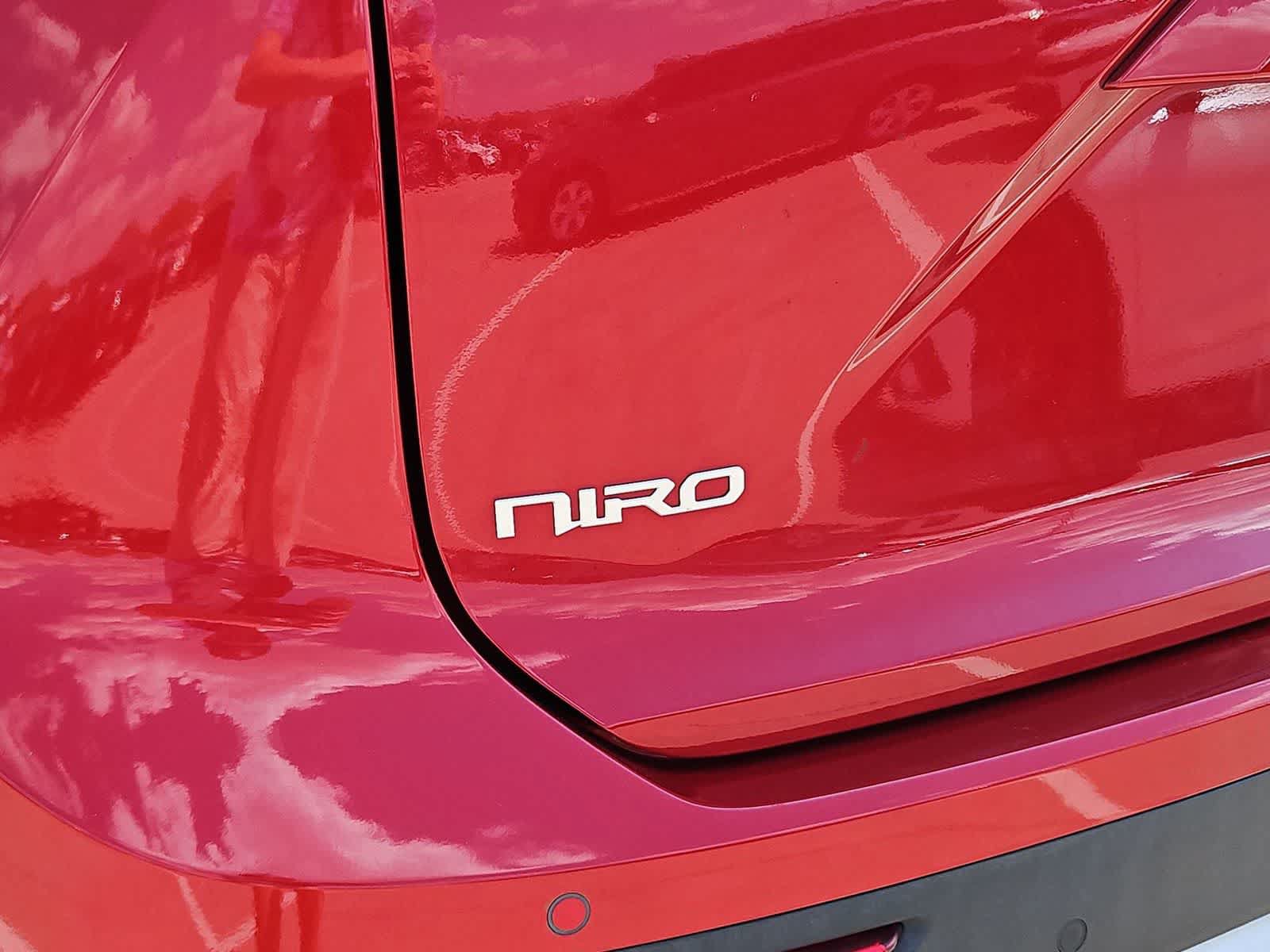 Certified 2023 Kia Niro EX FWD image 10