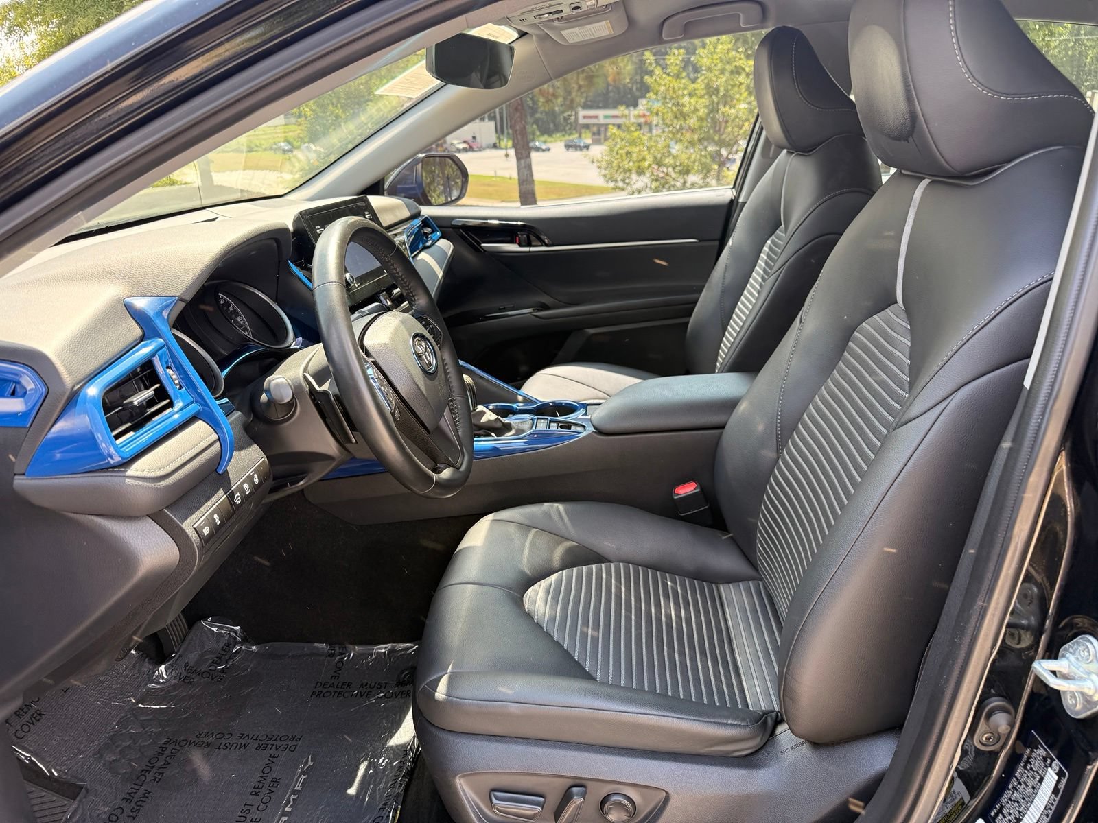 Used 2023 Toyota Camry SE w/ Cold Weather Package FWD image 34