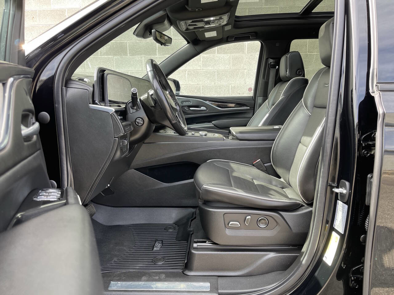 Used 2021 Cadillac Escalade Sport image 11