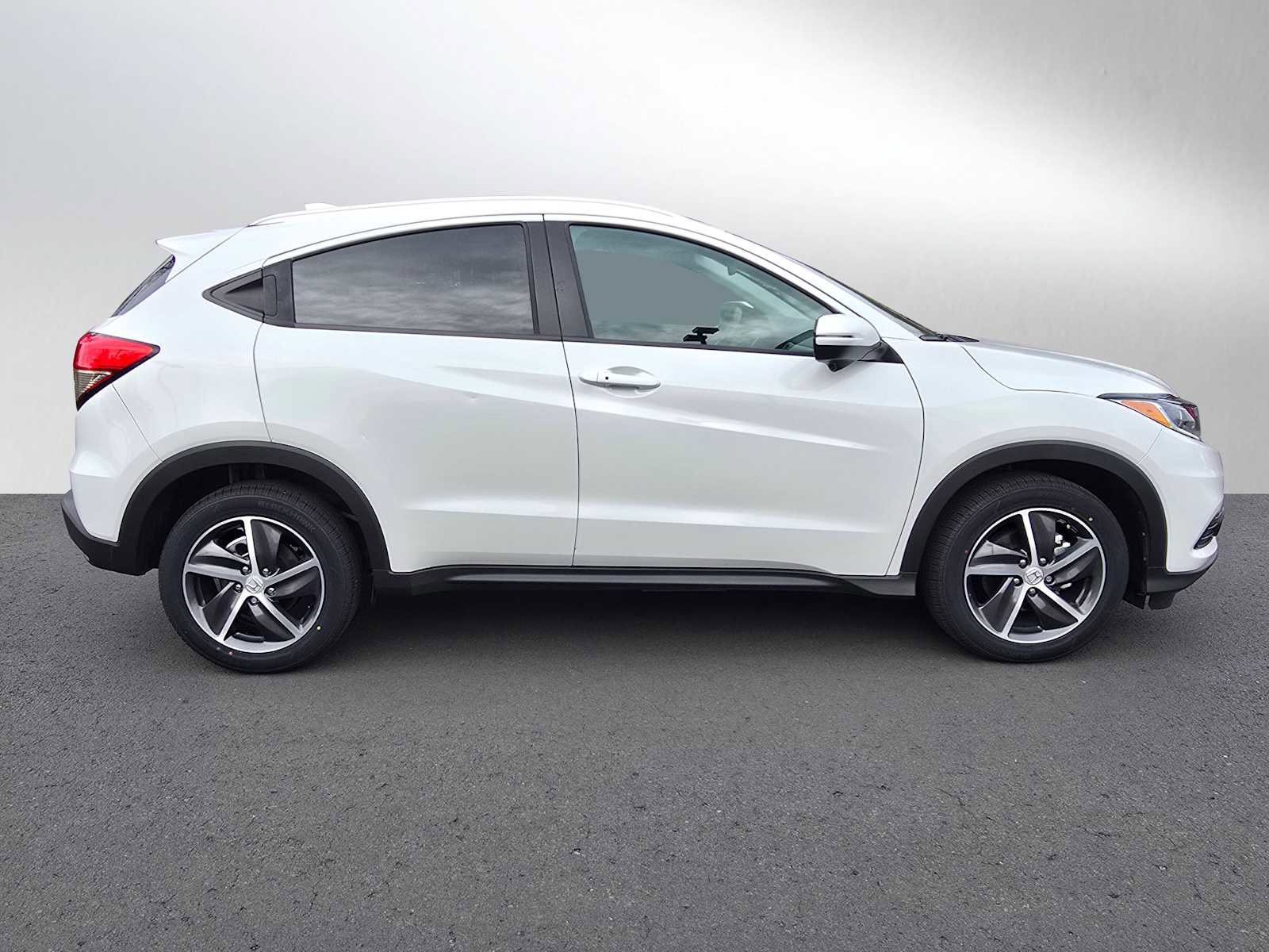 Used 2022 Honda HR-V EX image 2