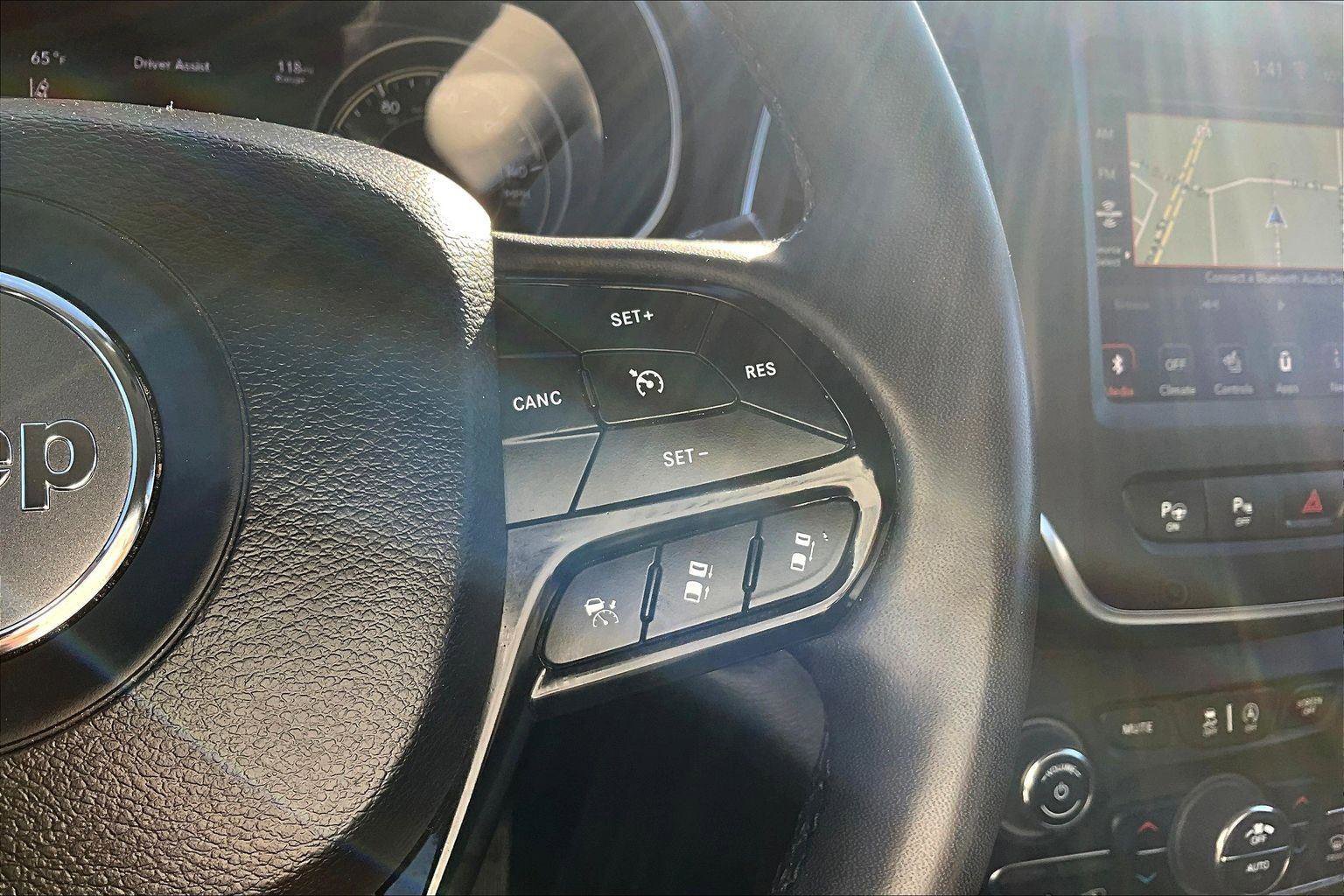 Used 2023 Jeep Cherokee Altitude Lux image 19