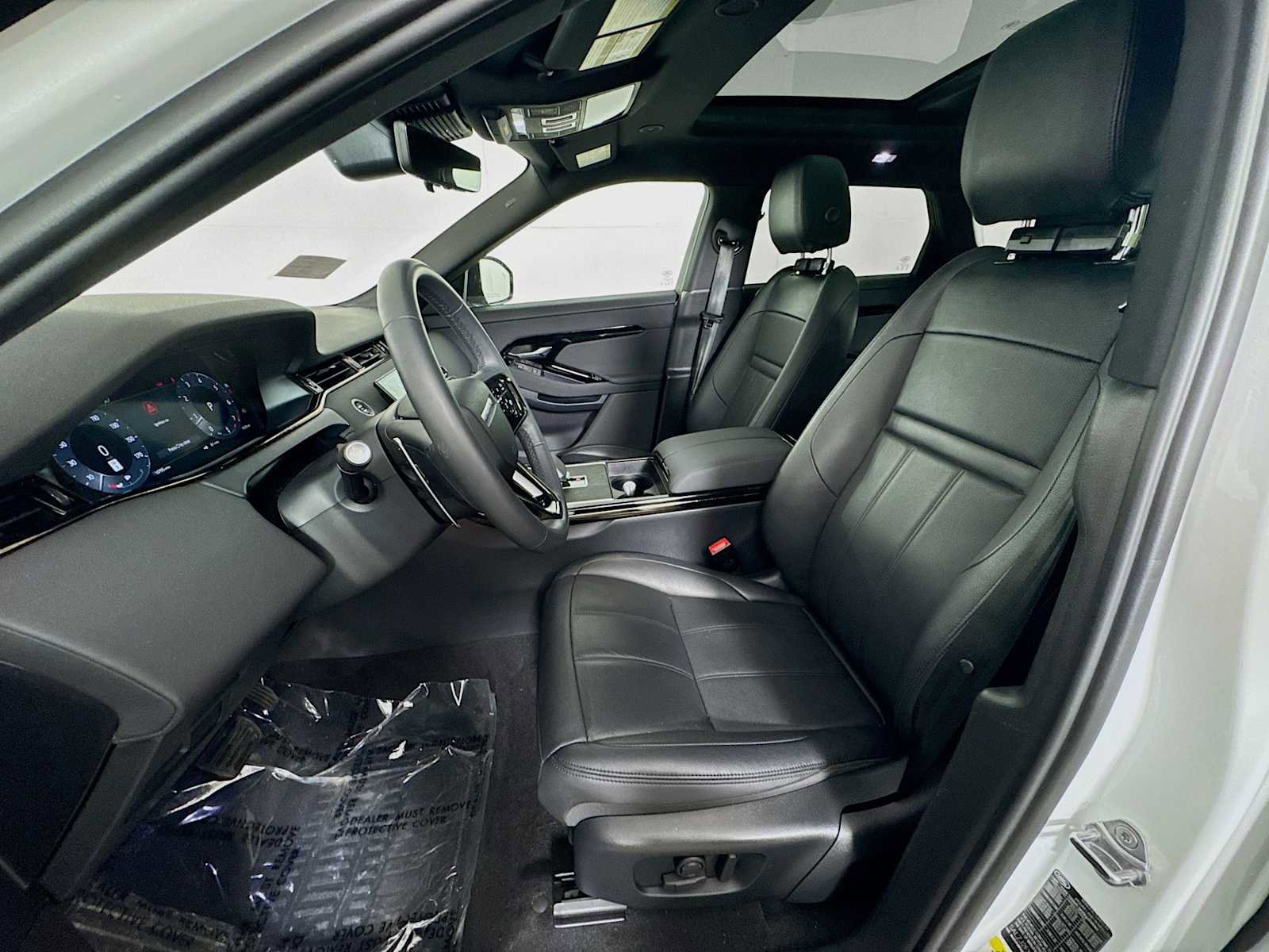 Used 2025 Land Rover Range Rover Evoque S image 11