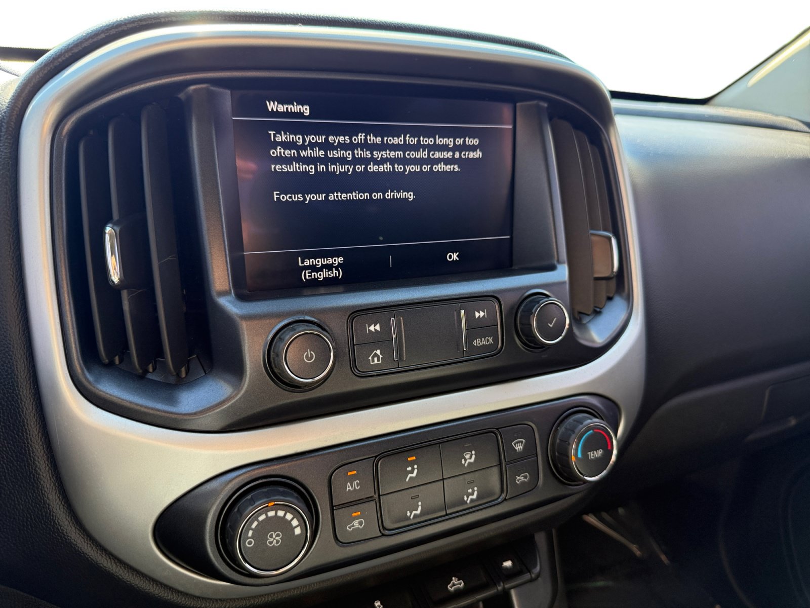 Used 2020 Chevrolet Colorado LT AWD/4WD image 12
