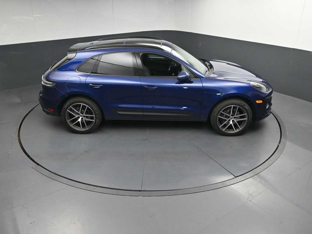 Used 2025 Porsche Macan AWD/4WD image 39