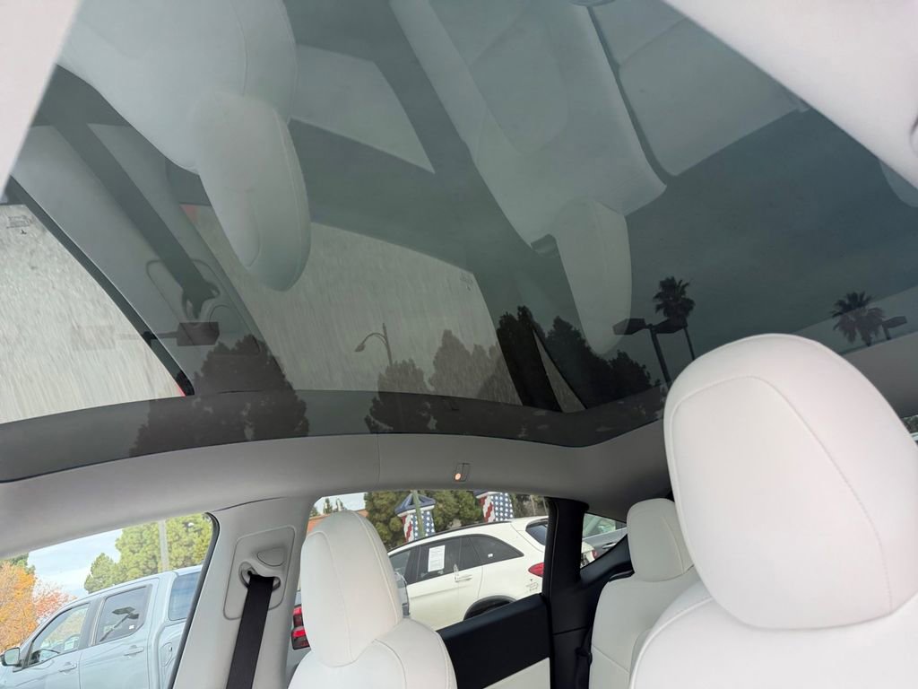 Used 2020 Tesla Model Y Long Range image 15