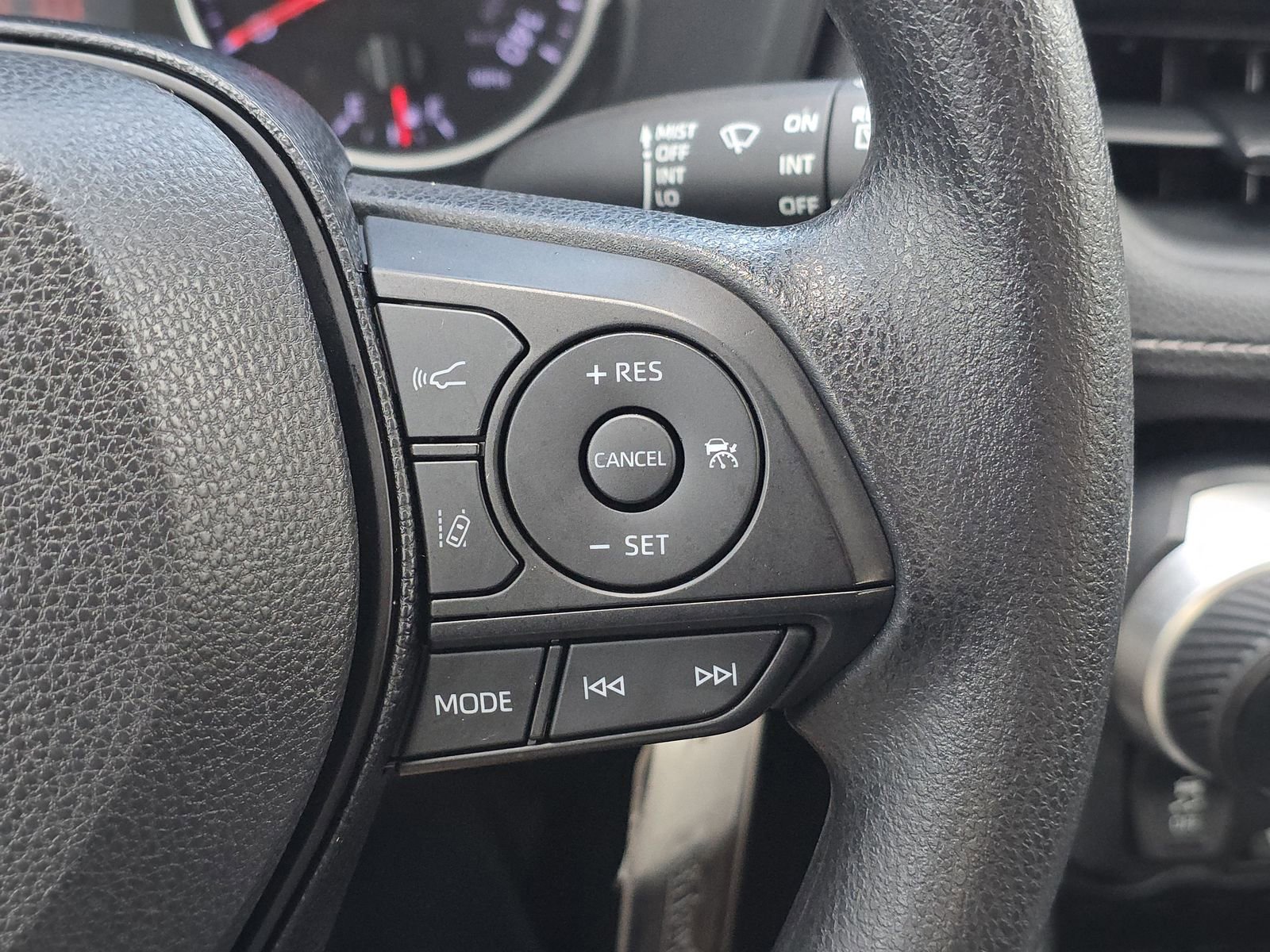 Used 2019 Toyota RAV4 LE image 25