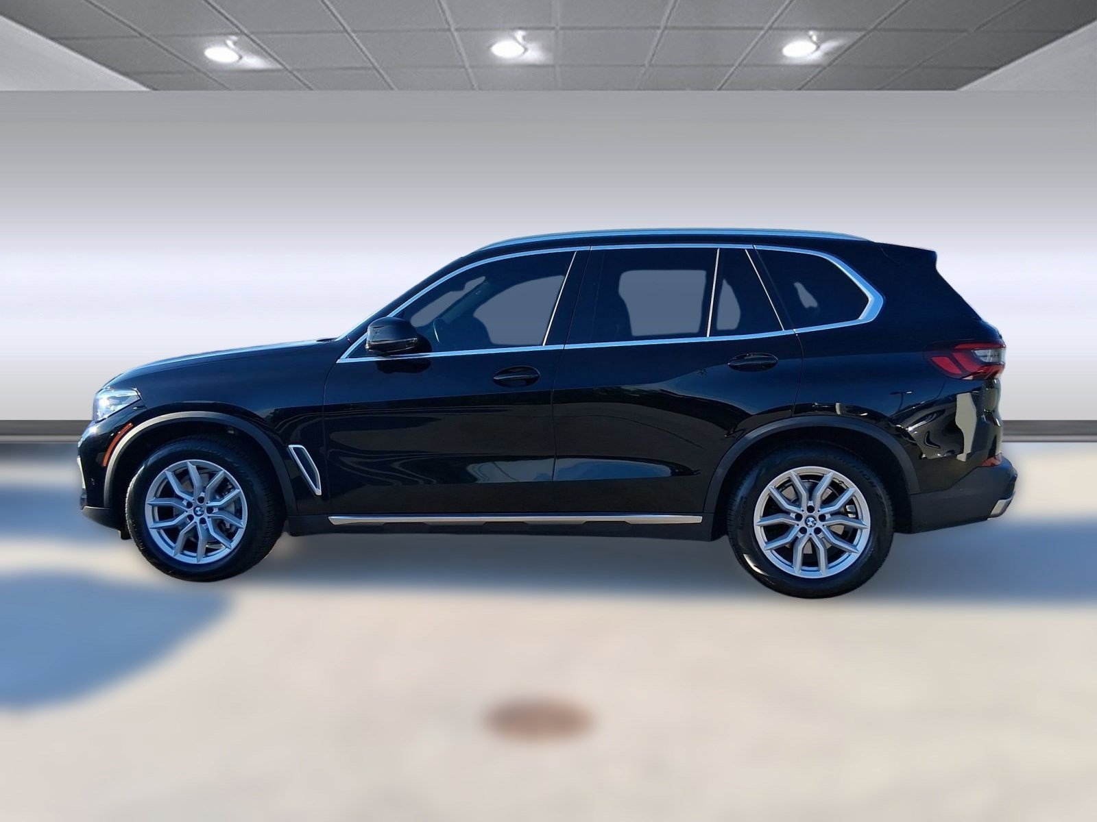 Used 2021 BMW X5 xDrive40i w/ Parking Assistance Package image 2