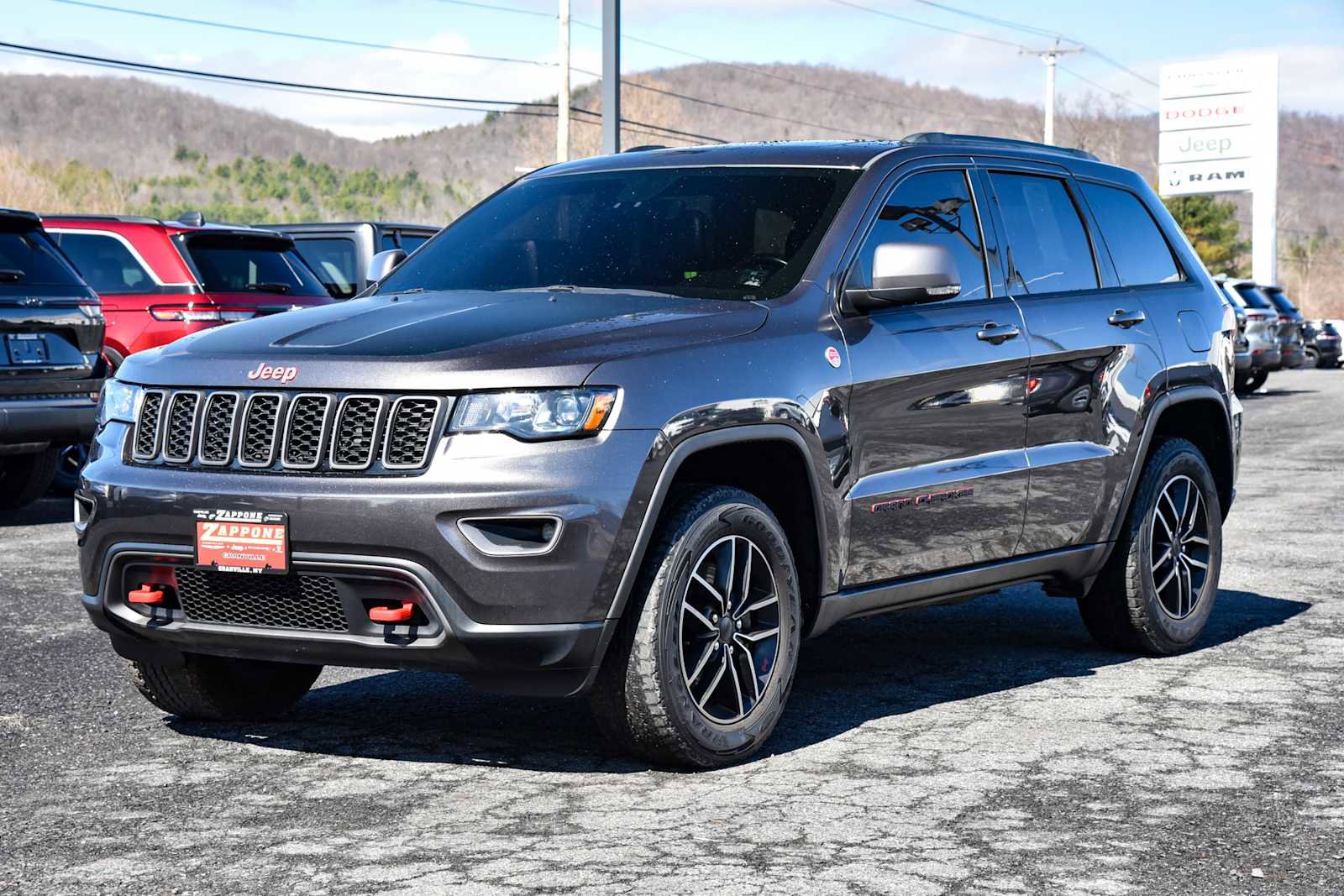Certified 2021 Jeep Grand Cherokee Trailhawk w/ Trailhawk Luxury Group image 7