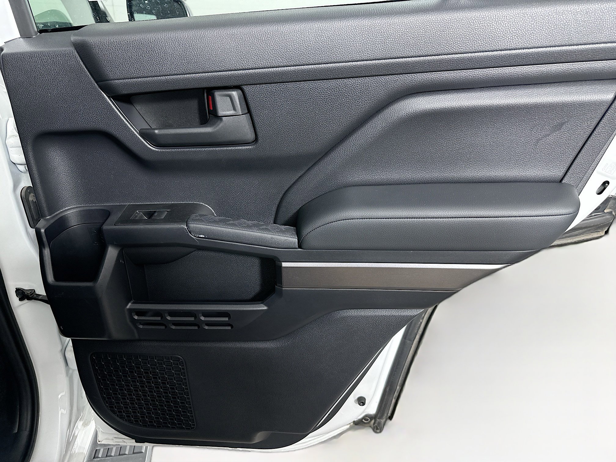 Used 2025 Toyota 4Runner SR5 image 28